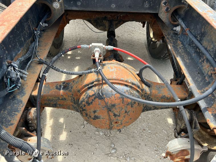 image for item DQ2097 1976 Peterbilt 359  semi truck