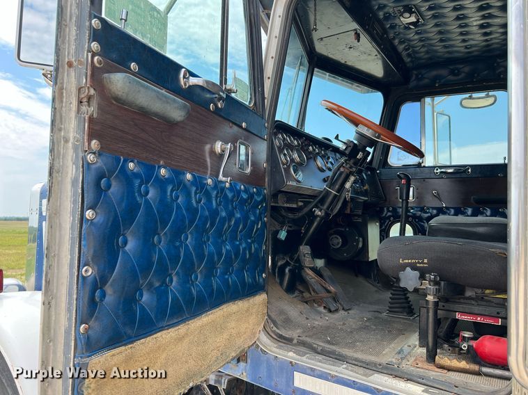 image for item DQ2097 1976 Peterbilt 359  semi truck