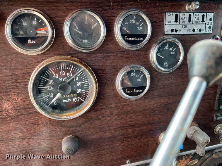 image for item DQ2097 1976 Peterbilt 359  semi truck