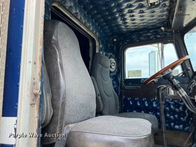 image for item DQ2097 1976 Peterbilt 359  semi truck