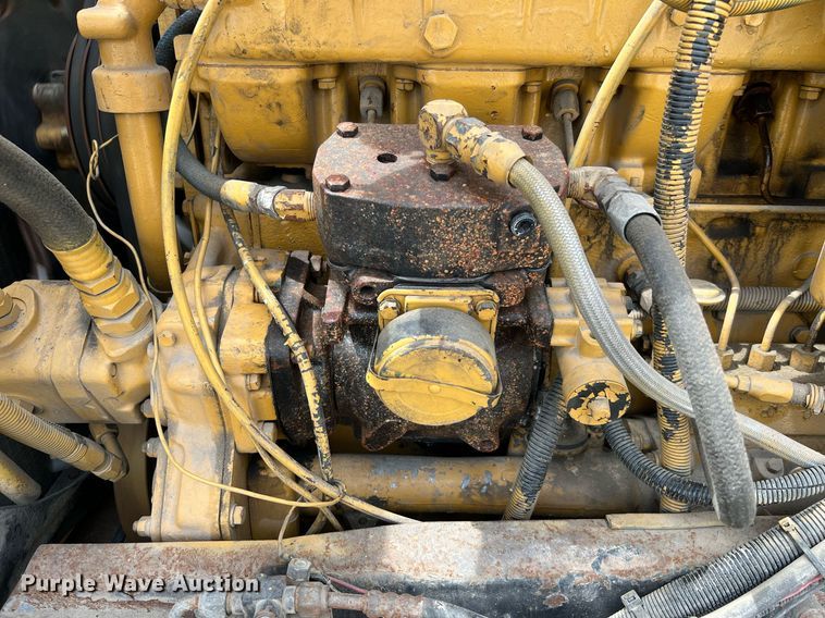 image for item DQ2097 1976 Peterbilt 359  semi truck