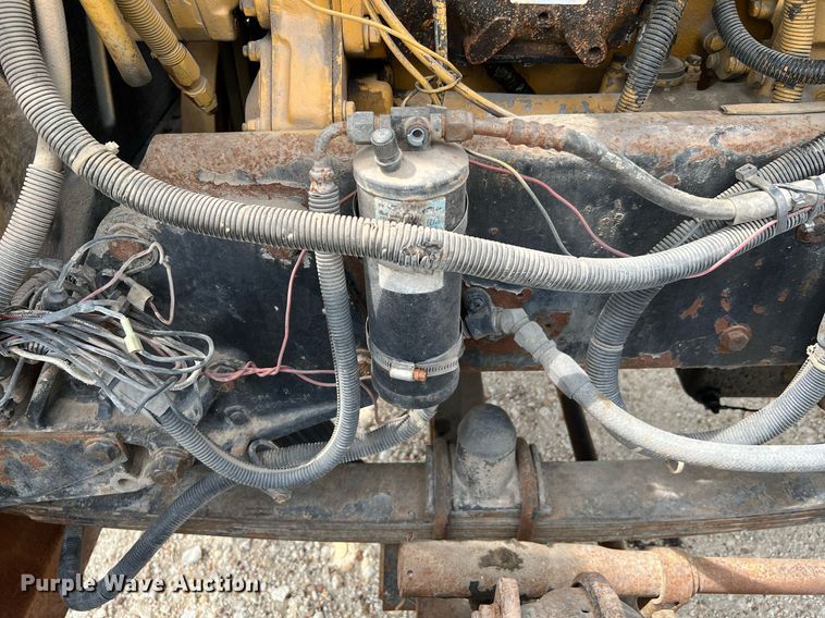 image for item DQ2097 1976 Peterbilt 359  semi truck