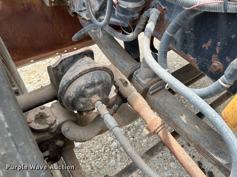 image for item DQ2097 1976 Peterbilt 359  semi truck