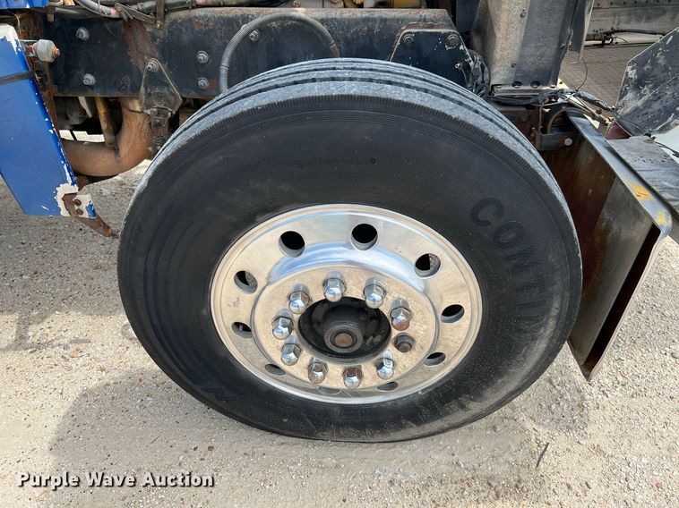 image for item DQ2097 1976 Peterbilt 359  semi truck