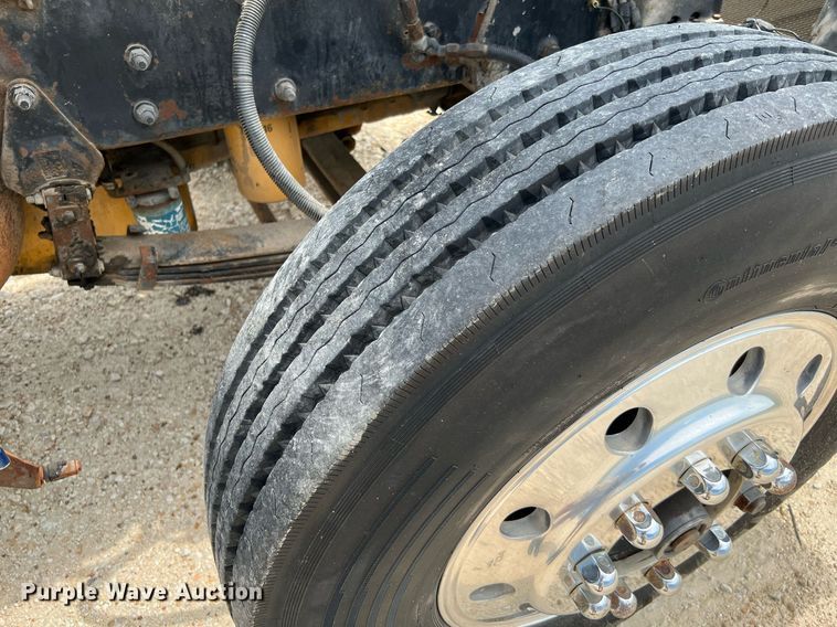 image for item DQ2097 1976 Peterbilt 359  semi truck