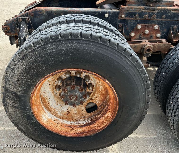 image for item DQ2097 1976 Peterbilt 359  semi truck