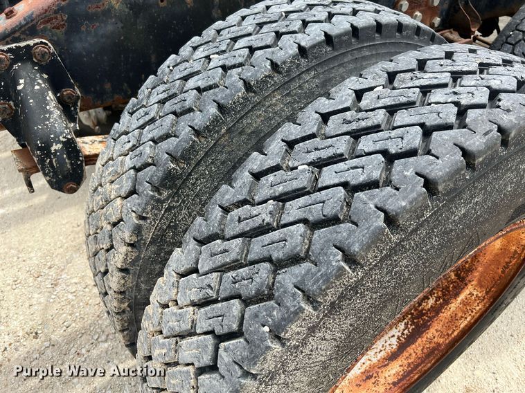 image for item DQ2097 1976 Peterbilt 359  semi truck