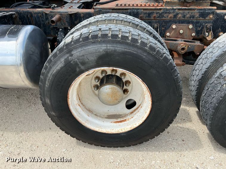 image for item DQ2097 1976 Peterbilt 359  semi truck