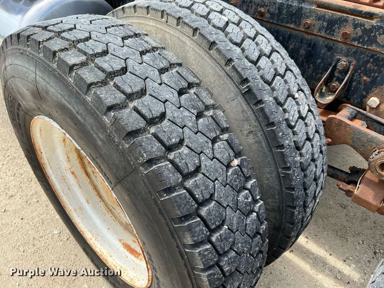 image for item DQ2097 1976 Peterbilt 359  semi truck