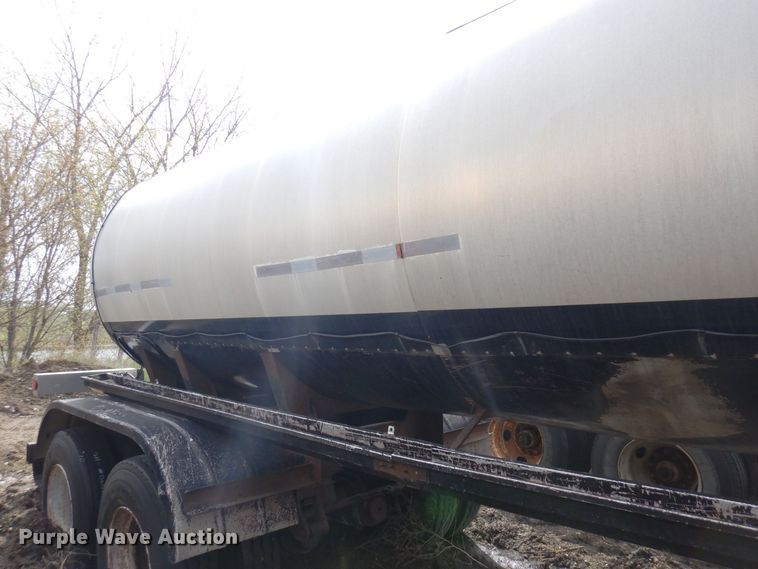 image for item DQ7316 1994 Etnyre T3176  tank trailer