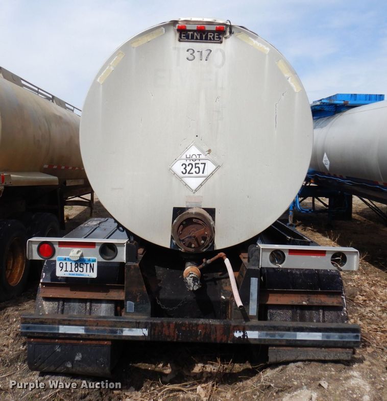 image for item DQ7316 1994 Etnyre T3176  tank trailer