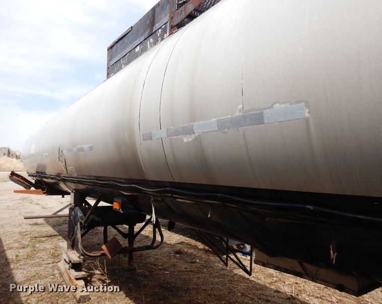 image for item DQ7316 1994 Etnyre T3176  tank trailer