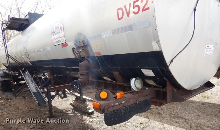 image for item DQ7316 1994 Etnyre T3176  tank trailer