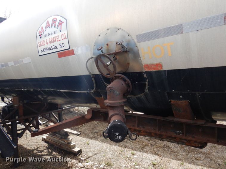 image for item DQ7316 1994 Etnyre T3176  tank trailer