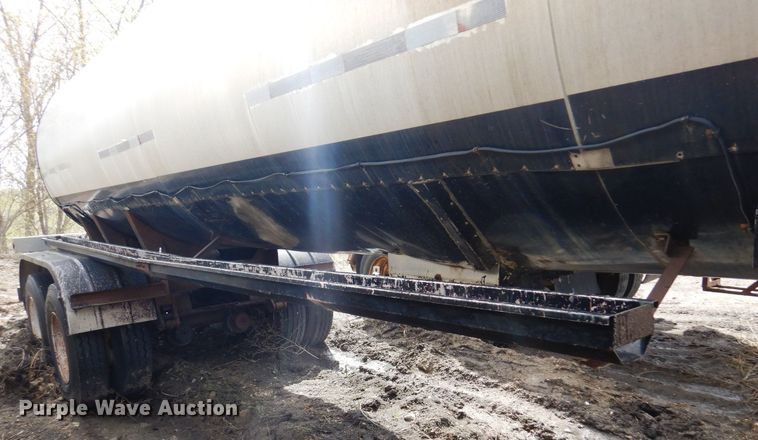 image for item DQ7316 1994 Etnyre T3176  tank trailer