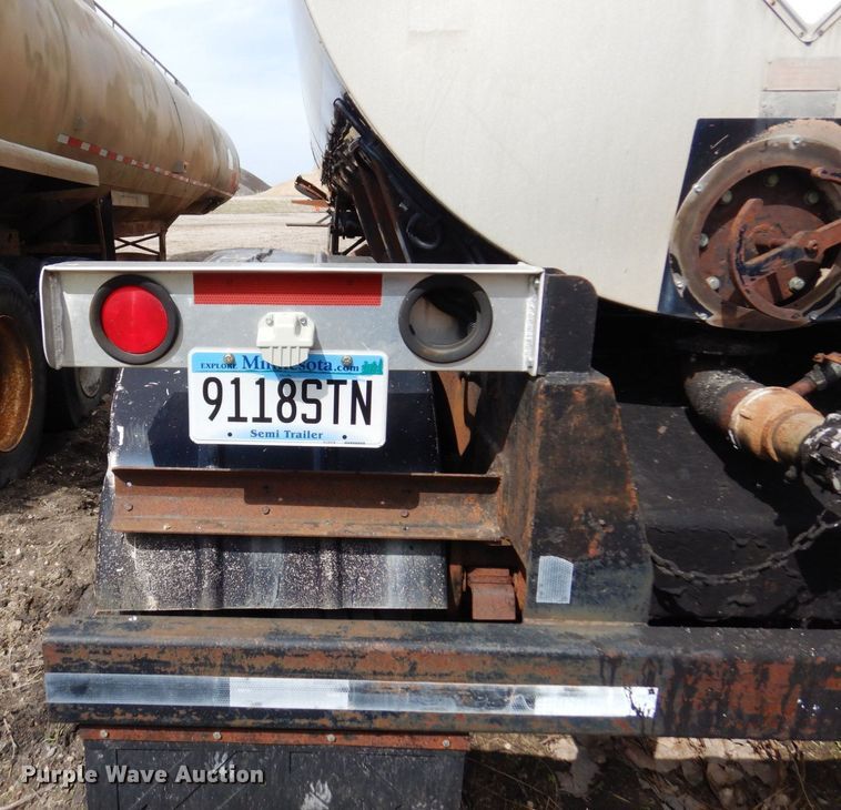 image for item DQ7316 1994 Etnyre T3176  tank trailer