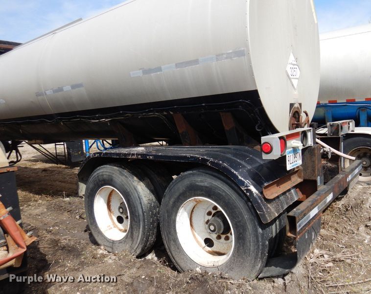image for item DQ7316 1994 Etnyre T3176  tank trailer