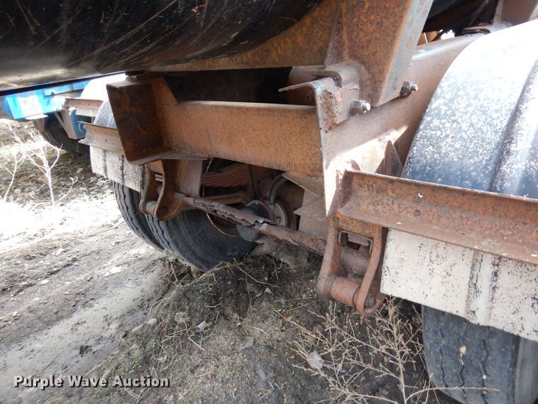 image for item DQ7316 1994 Etnyre T3176  tank trailer