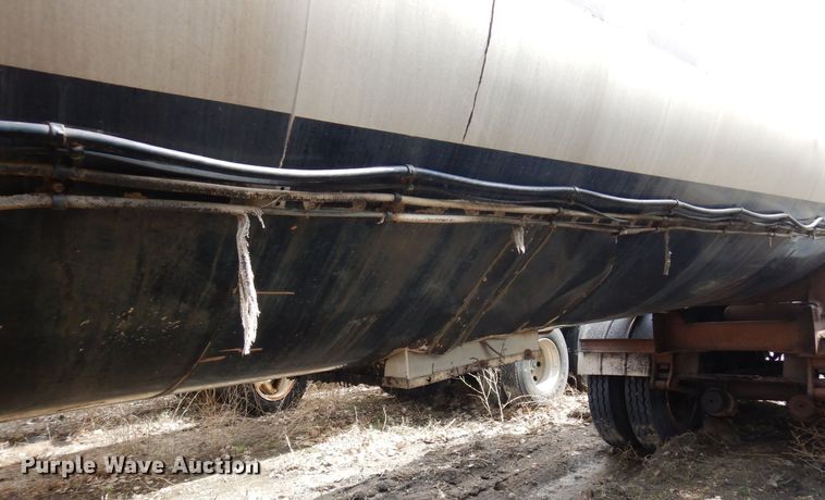 image for item DQ7316 1994 Etnyre T3176  tank trailer