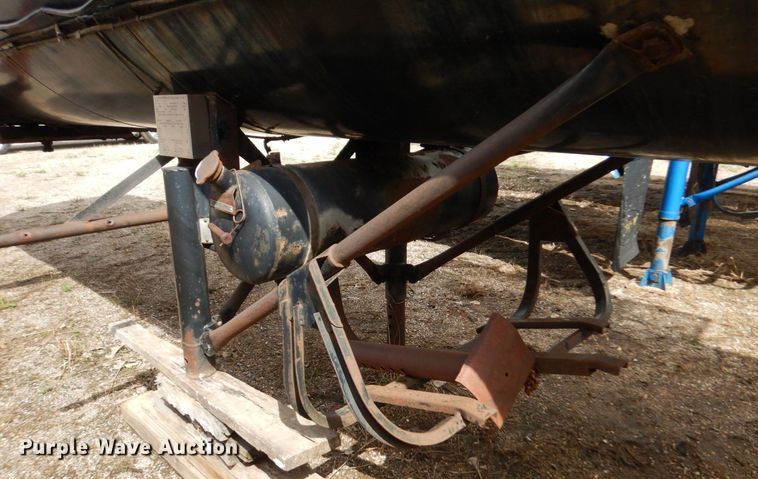 image for item DQ7316 1994 Etnyre T3176  tank trailer