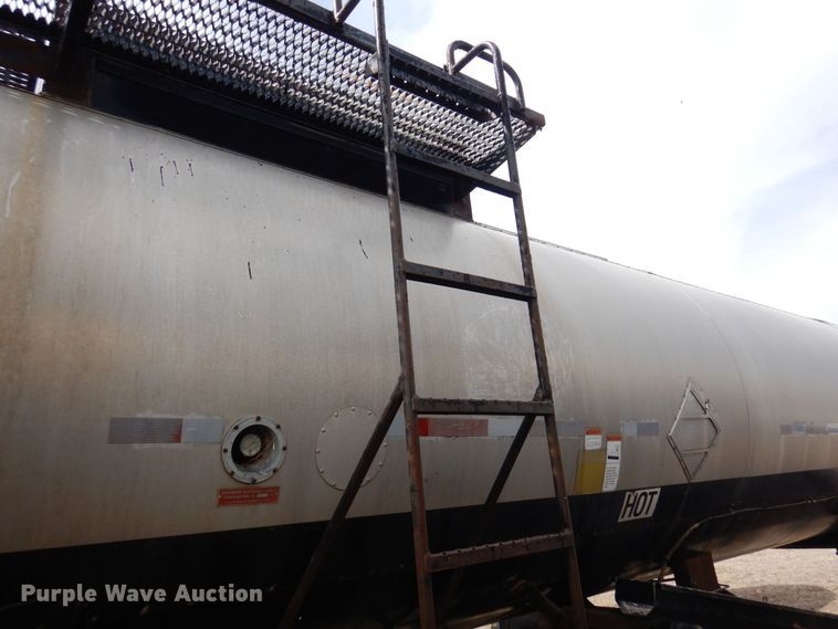 image for item DQ7316 1994 Etnyre T3176  tank trailer