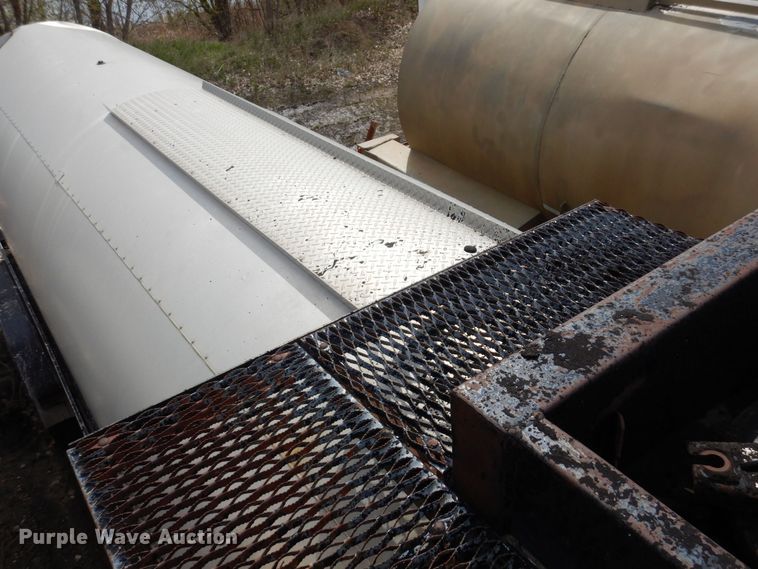 image for item DQ7316 1994 Etnyre T3176  tank trailer