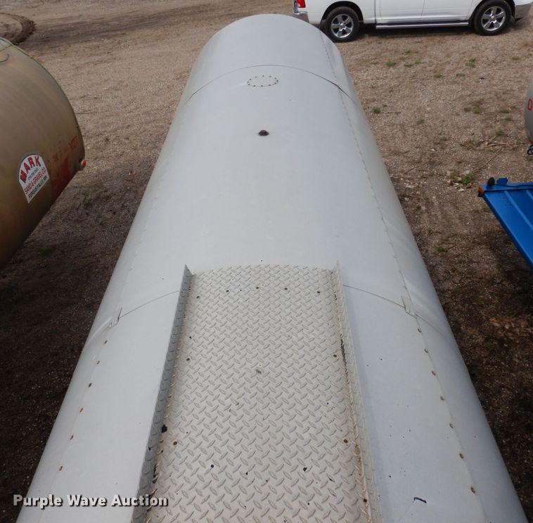 image for item DQ7316 1994 Etnyre T3176  tank trailer