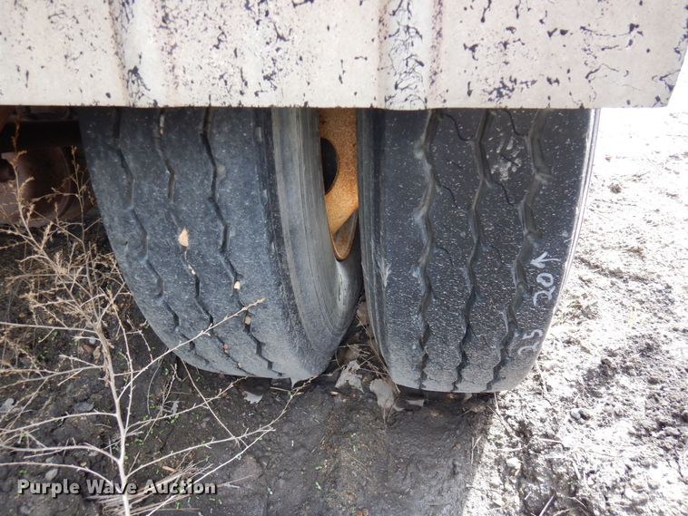 image for item DQ7316 1994 Etnyre T3176  tank trailer