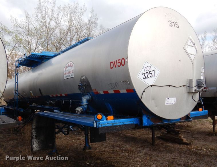 image for item DQ7317 1993 Etnyre  tank trailer