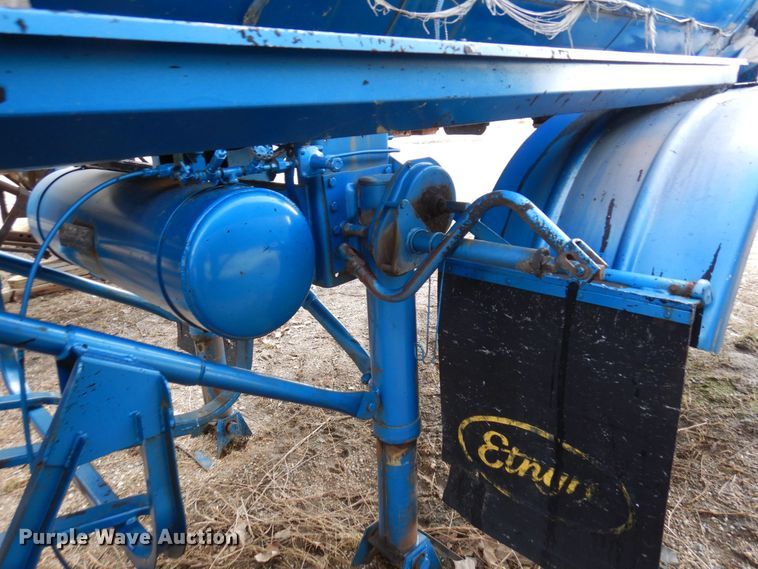 image for item DQ7317 1993 Etnyre  tank trailer