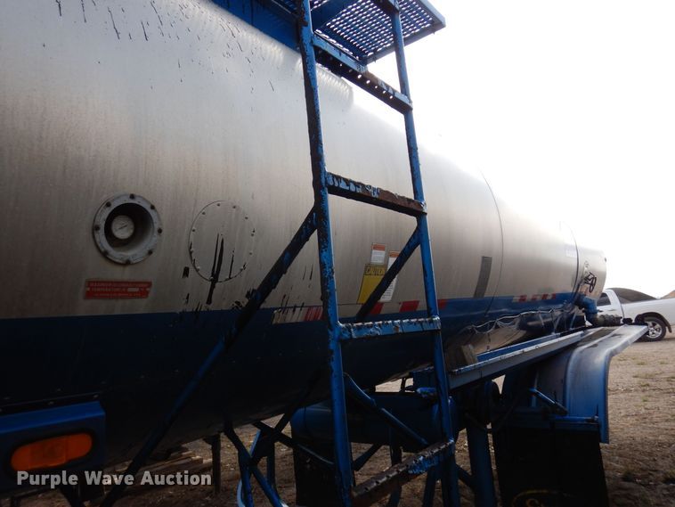 image for item DQ7317 1993 Etnyre  tank trailer