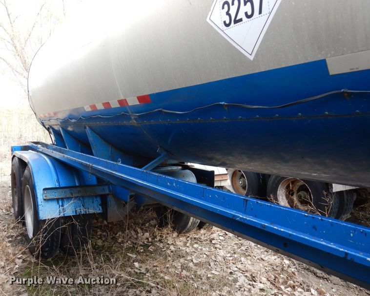 image for item DQ7317 1993 Etnyre  tank trailer
