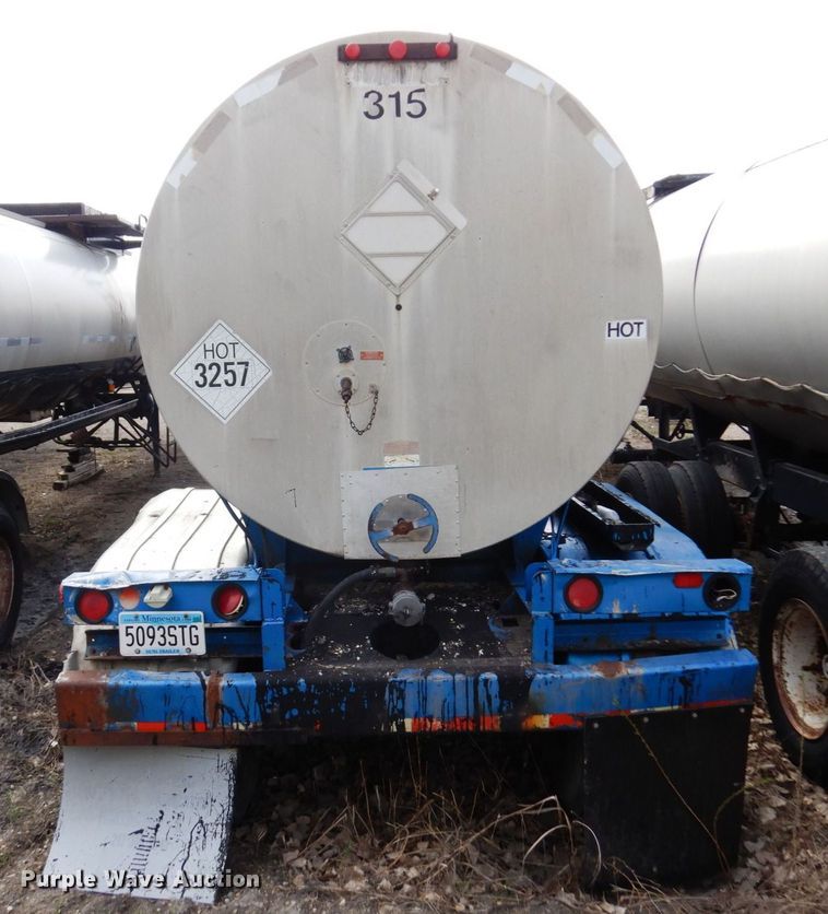 image for item DQ7317 1993 Etnyre  tank trailer
