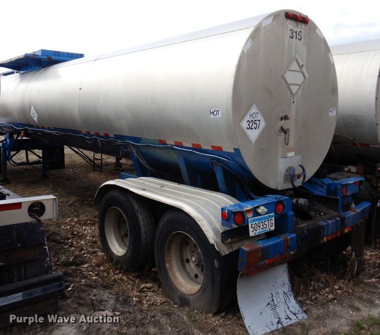 image for item DQ7317 1993 Etnyre  tank trailer