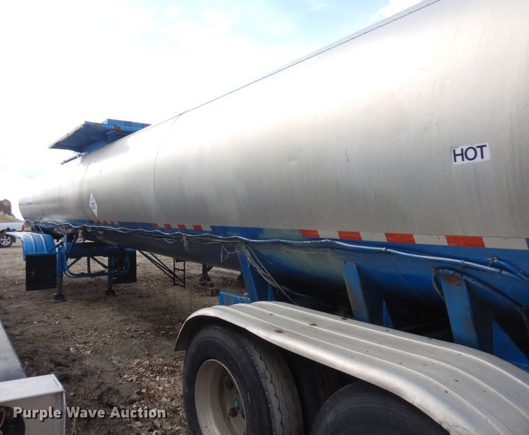 image for item DQ7317 1993 Etnyre  tank trailer
