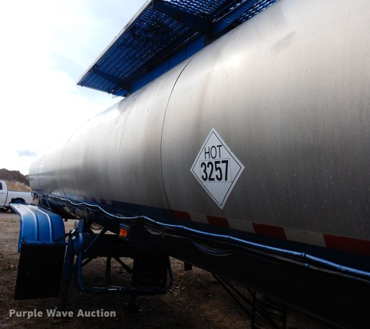 image for item DQ7317 1993 Etnyre  tank trailer