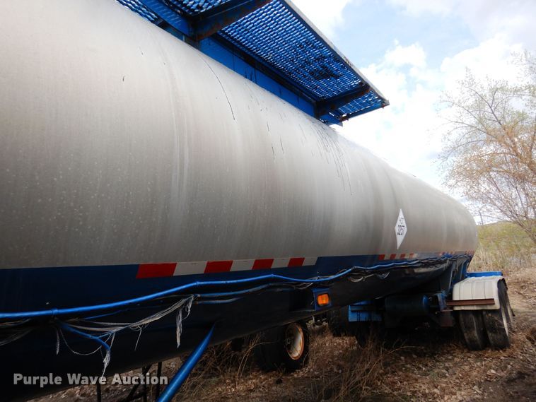 image for item DQ7317 1993 Etnyre  tank trailer