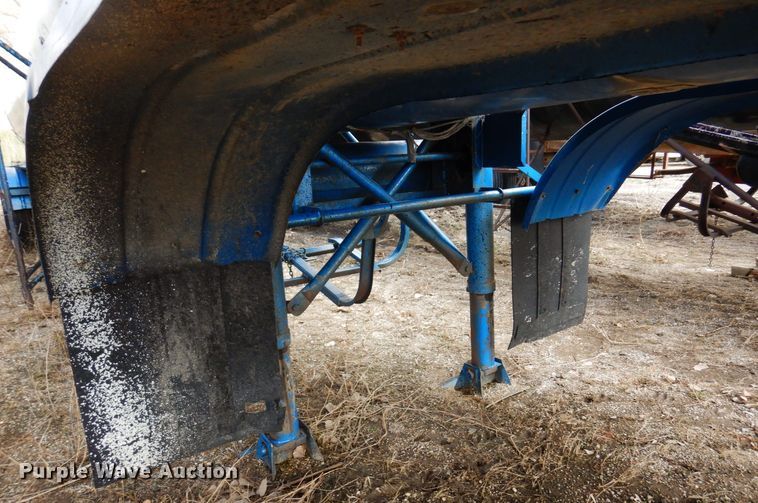 image for item DQ7317 1993 Etnyre  tank trailer