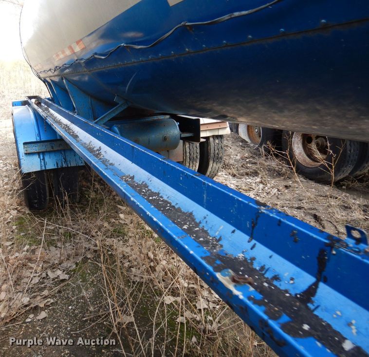 image for item DQ7317 1993 Etnyre  tank trailer