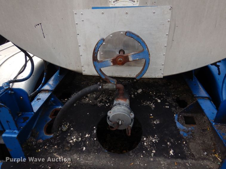 image for item DQ7317 1993 Etnyre  tank trailer