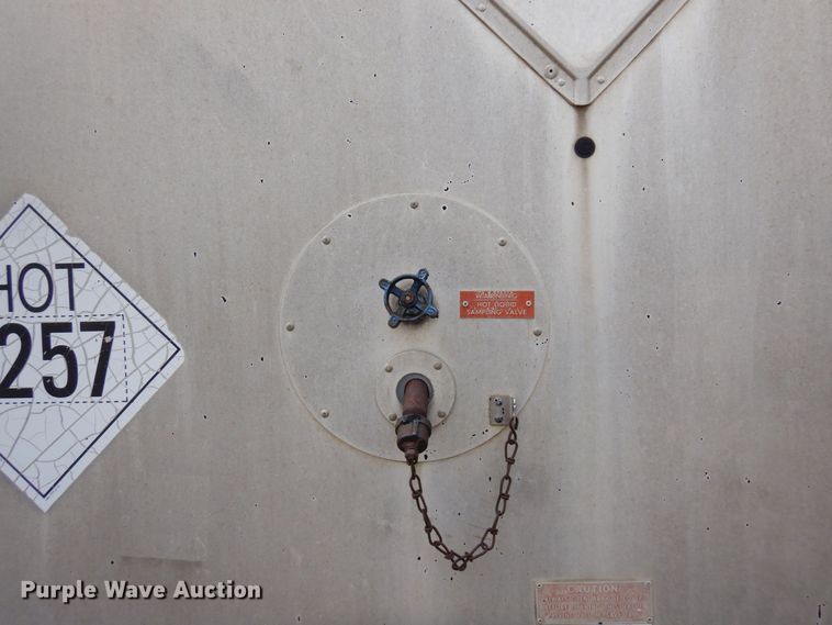 image for item DQ7317 1993 Etnyre  tank trailer