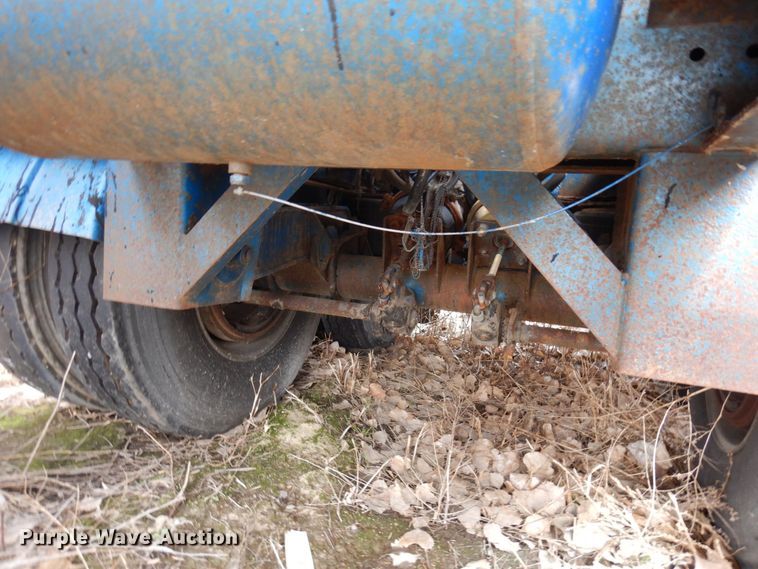 image for item DQ7317 1993 Etnyre  tank trailer