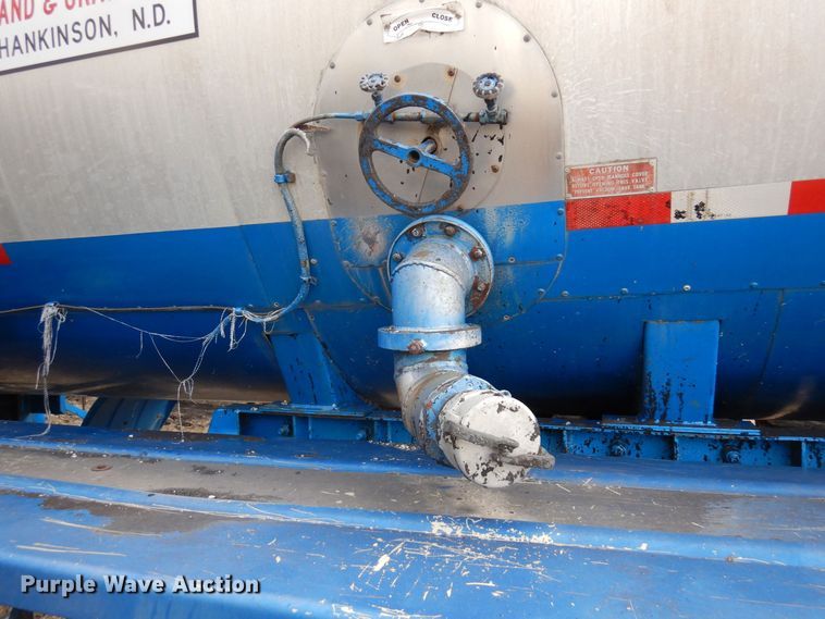 image for item DQ7317 1993 Etnyre  tank trailer