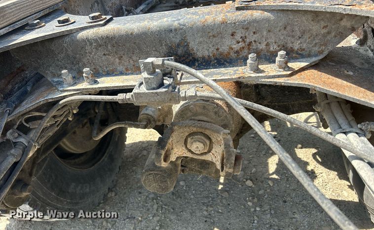 image for item DR4698 1990 Freightliner FLD  semi truck