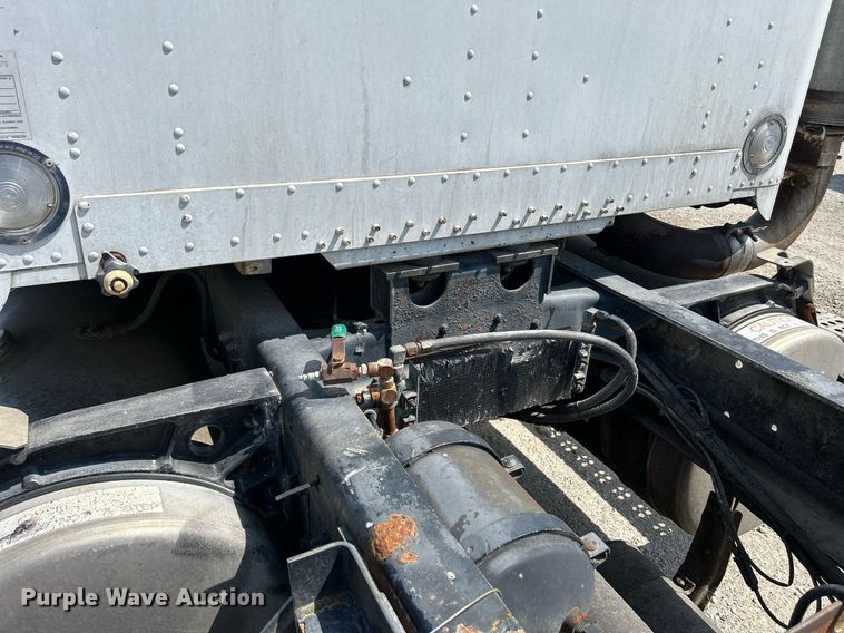 image for item DR4698 1990 Freightliner FLD  semi truck