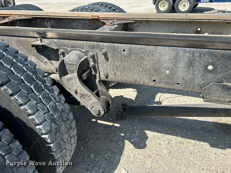 image for item DR4698 1990 Freightliner FLD  semi truck