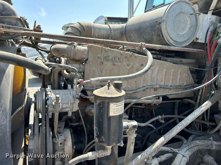 image for item DR4698 1990 Freightliner FLD  semi truck