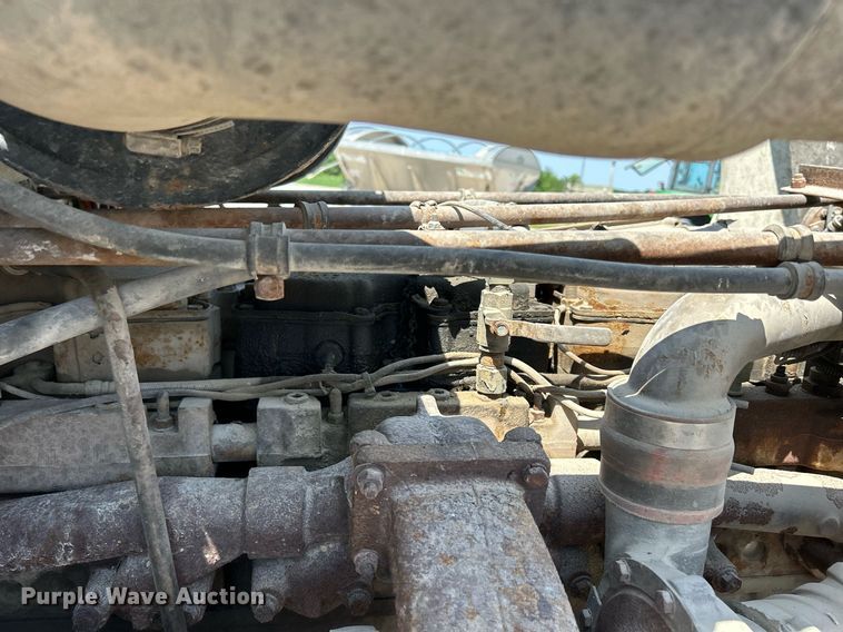 image for item DR4698 1990 Freightliner FLD  semi truck