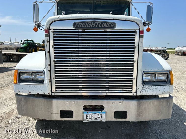 image for item DR4698 1990 Freightliner FLD  semi truck
