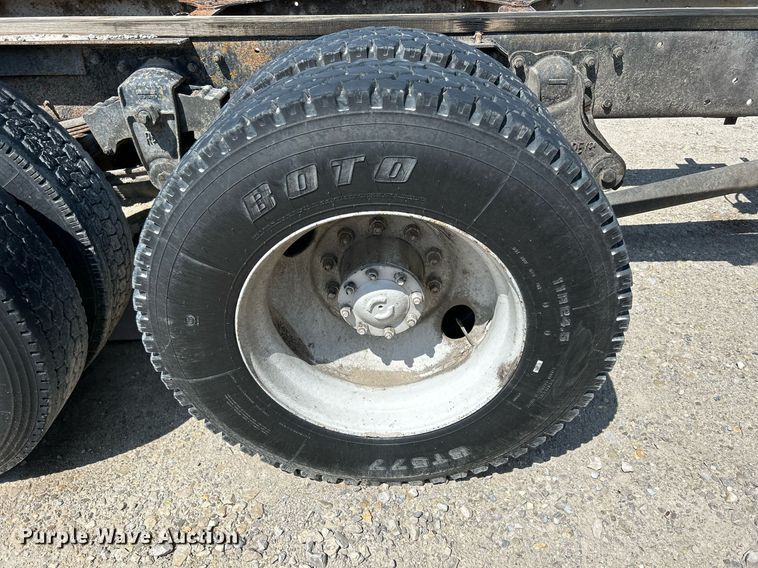 image for item DR4698 1990 Freightliner FLD  semi truck